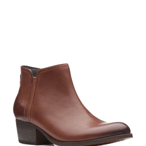 CLARKS ARTISAN COLLECTION MAYPEARL RAMIE LEATHER DARK TAN ANKLE BOOTIES NIB SZ 7 - Picture 3 of 8